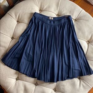 Hollister pleated skirt